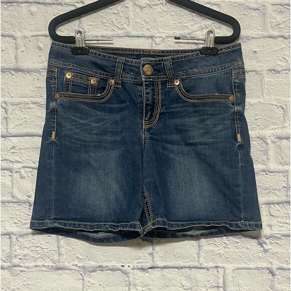 Seven7 Jean shorts - Picture 2 of 9